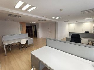 Oficina en alquiler en Eixample Nord – La Devesa en Girona