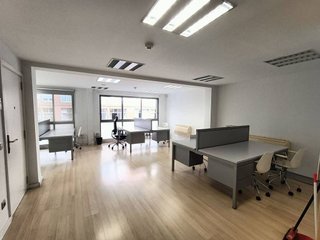 Oficina en alquiler en Eixample Nord – La Devesa en Girona