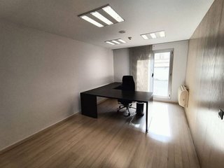 Oficina en alquiler en Eixample Nord – La Devesa en Girona