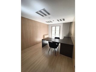 Oficina en alquiler en Eixample Nord – La Devesa en Girona