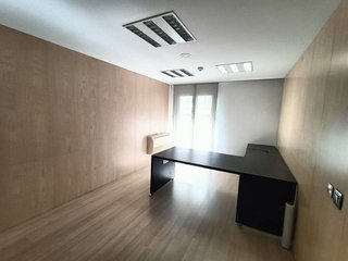 Oficina en alquiler en Eixample Nord – La Devesa en Girona