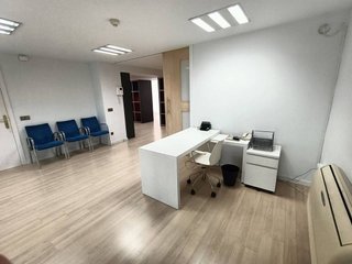 Oficina en alquiler en Eixample Nord – La Devesa en Girona
