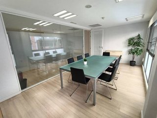 Oficina en alquiler en Eixample Nord – La Devesa en Girona
