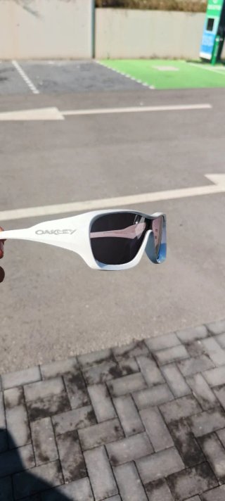 Oakley De La Salle 2026