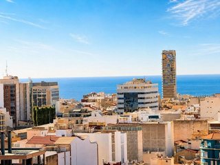 Ático en alquiler en Mercado en Alicante