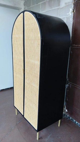 Armario puertas ratán negro y madera