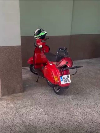 Vespa 125cc Roja
