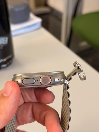 Apple Watch Ultra 2 gris en muy buen estado.