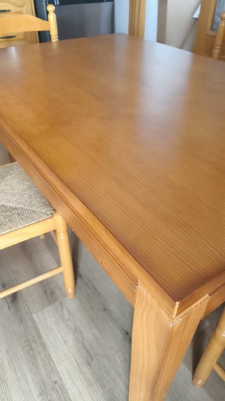 Mesa y 4 Sillas Madera Maciza extensible