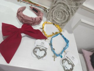 Accessori donna: cerchietto, fiocco, braccialetti,