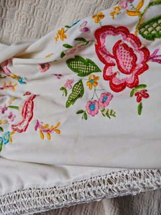 mantón de Manila pañuelo blanco mediano flores