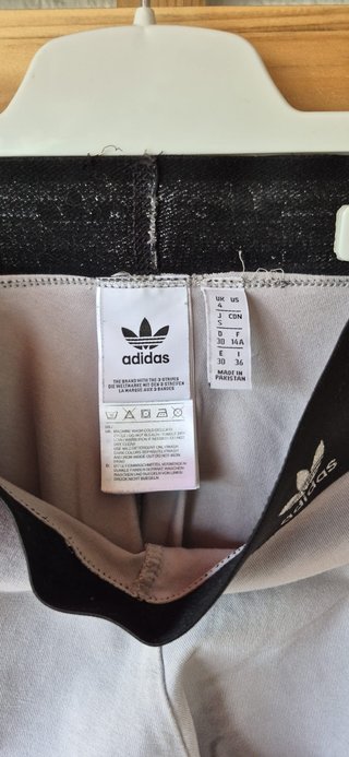 Pantalones deportivos Adidas grises