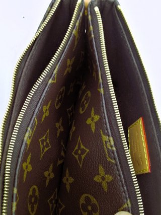 Bolso Louis Vuitton Pochette Monogram M83008 Nuevo