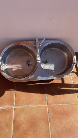 Fregadero doble de metal