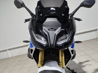 BMW R 1300 RS con 2 maletas