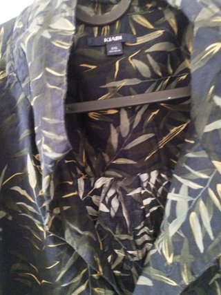 Camisa Verano Kiabi Estampado Hojas Talla M