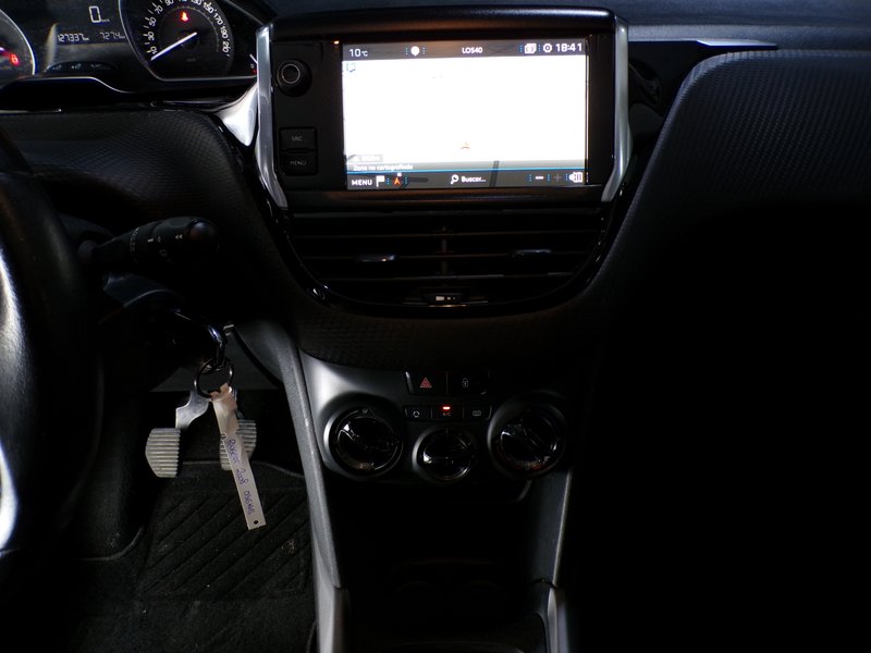 Peugeot 2008 2018, foto 27