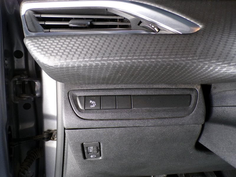 Peugeot 2008 2018, foto 35