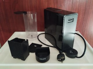 Cafetera Nespresso Krups Essenza Mini
