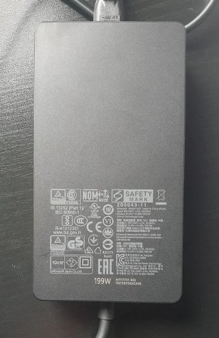 Microsoft Surface Dock 2 (Modello 199W) - Perfetto