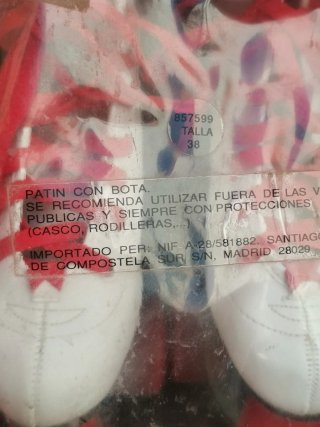 Patines Artísticos Blancos con Cordones Rojos