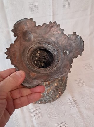 Copón antiguo decorado
