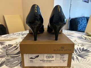 Zapatos de tacón Gloria Ortiz negros