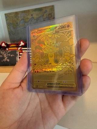 Carta Pokémon Mega Lucario EX Dorada English