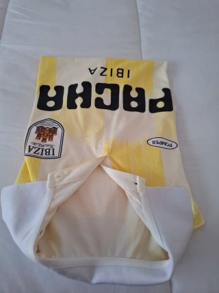 Camiseta Pacha Ibiza Blanca y Amarilla