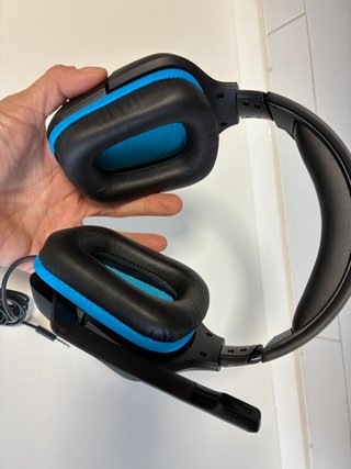 Logitech G432 7.1 Surround Sound + Mic