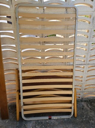 Somier de madera con cabecero y pie