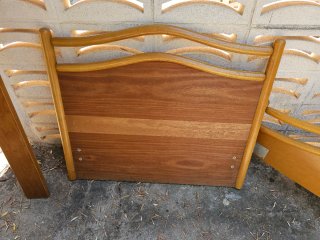 Somier de madera con cabecero y pie