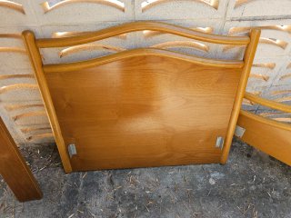 Somier de madera con cabecero y pie