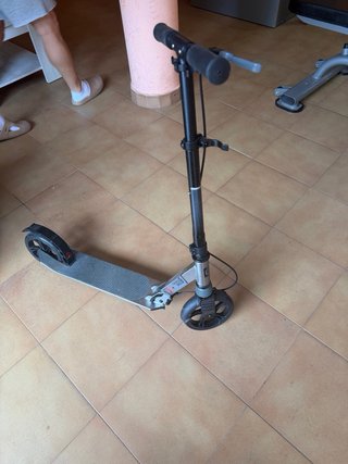 Patinete infantil casi nuevo