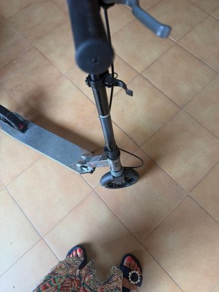 Patinete infantil casi nuevo