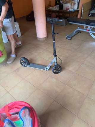 Patinete infantil casi nuevo