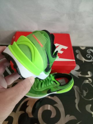Zapatillas Nike Talla 38.5 Verde y Negro
