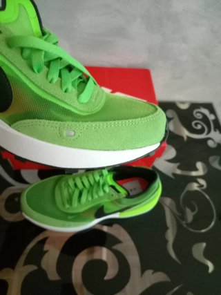 Zapatillas Nike Talla 38.5 Verde y Negro