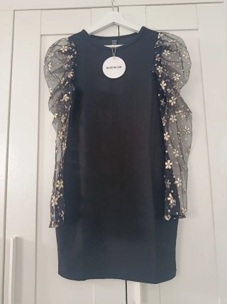 Vestido negro Shein mangas bordadas