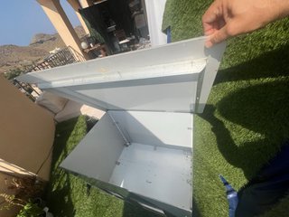 Caseta exterior para perro fabricada en Dibond 4mm