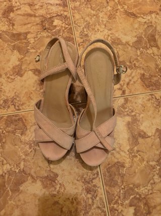 Sandalias cuña rosas claritas