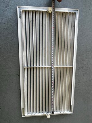Rejilla de ventilación metálica