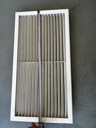 Rejilla de ventilación metálica