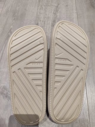 Chanclas Nike Beige