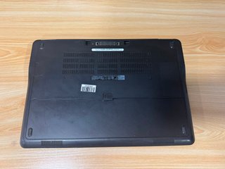 Portátil Dell Latitude 7450 i5-5300 8GB 128GB SSD