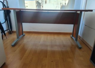 Mesa de escritorio madera y metal