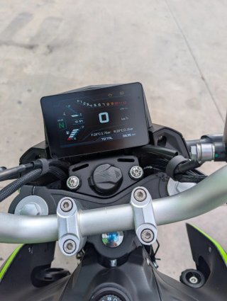 QJ Motor SRK 125 S Negra y Verde