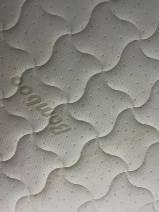 URGE VENTA Cuna de bebé blanca con protector