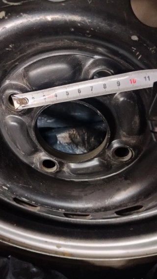 Neumático Michelin con llanta 155 R 13