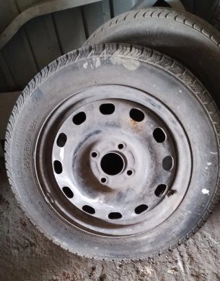 Neumático Michelin con llanta